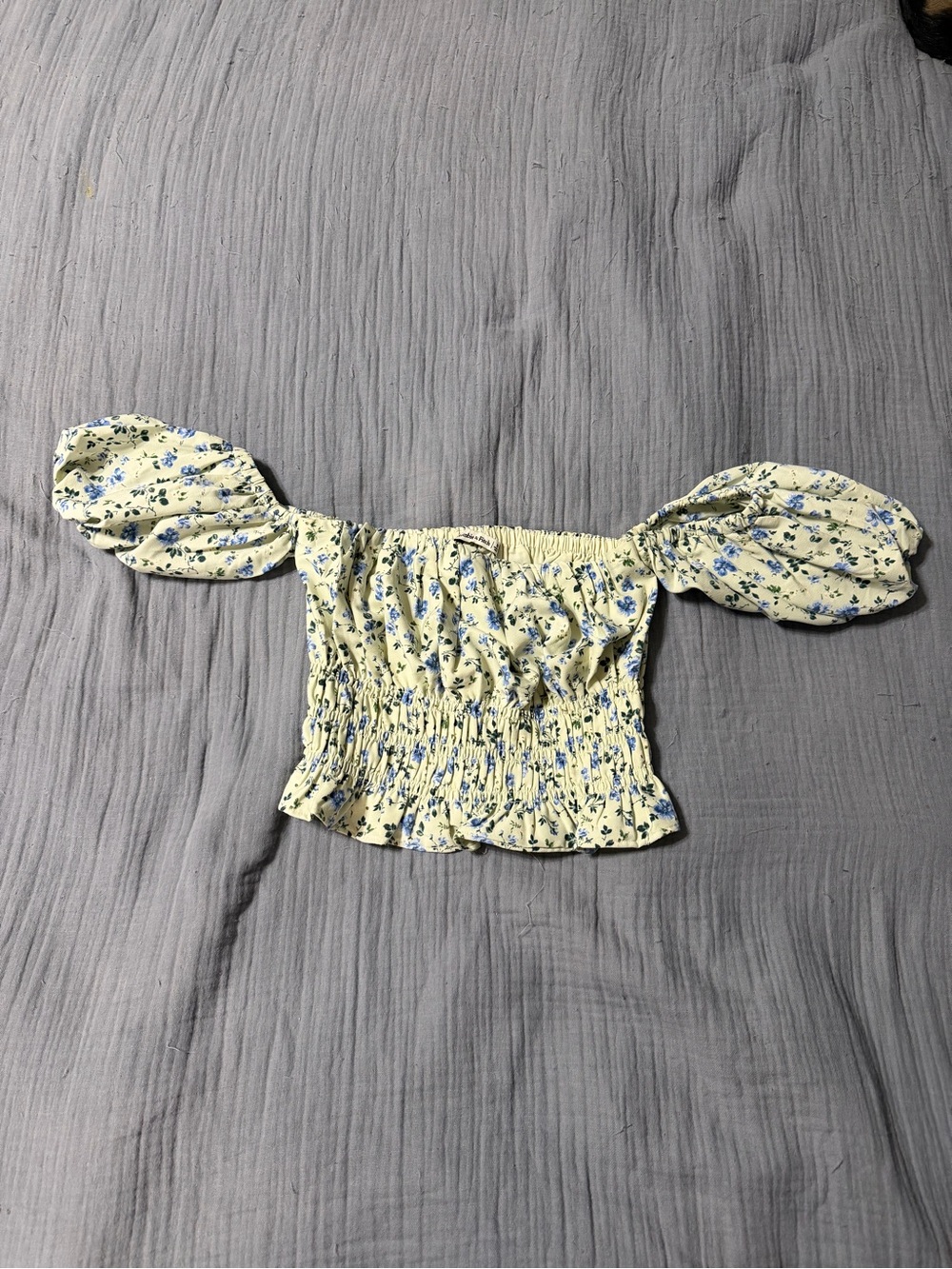 Abercrombie & Finch Off-Shoulder Crop Top Size Medium